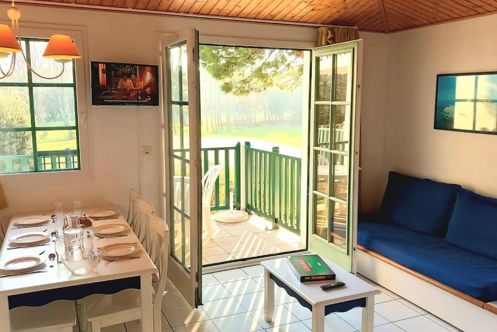 "AUX BALCONS DES PINS" Appartement 7 personnes, vue golf, accès parc aquatique gratuit photo 4