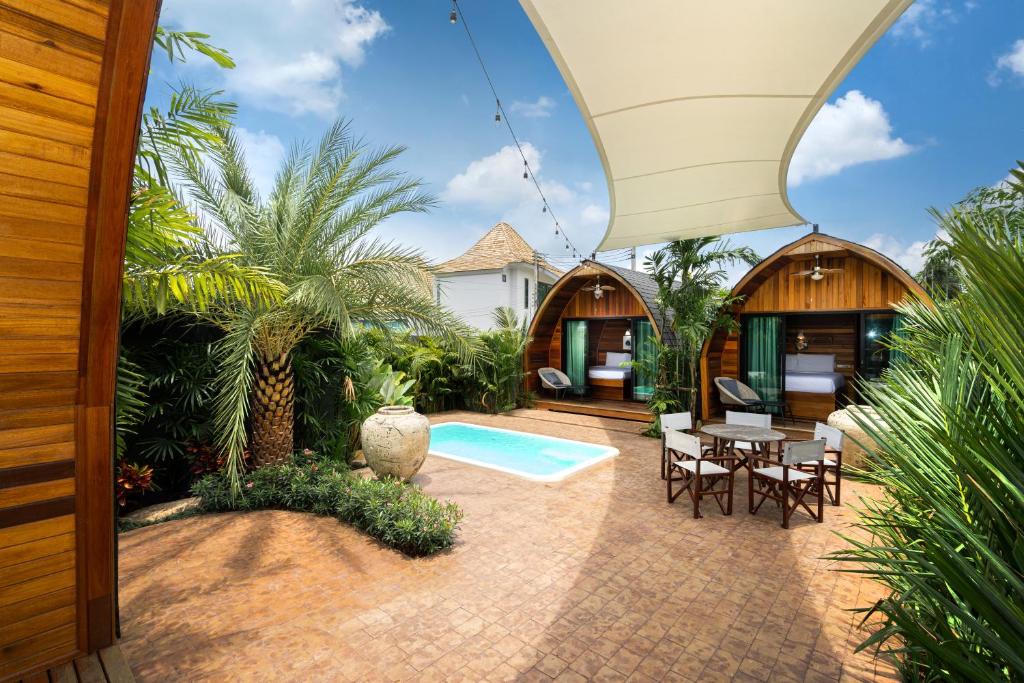 Tropical Chalet 2BR Villa Pasak Paradise 1 with Private Pool, Laguna 10 min drive photo 4