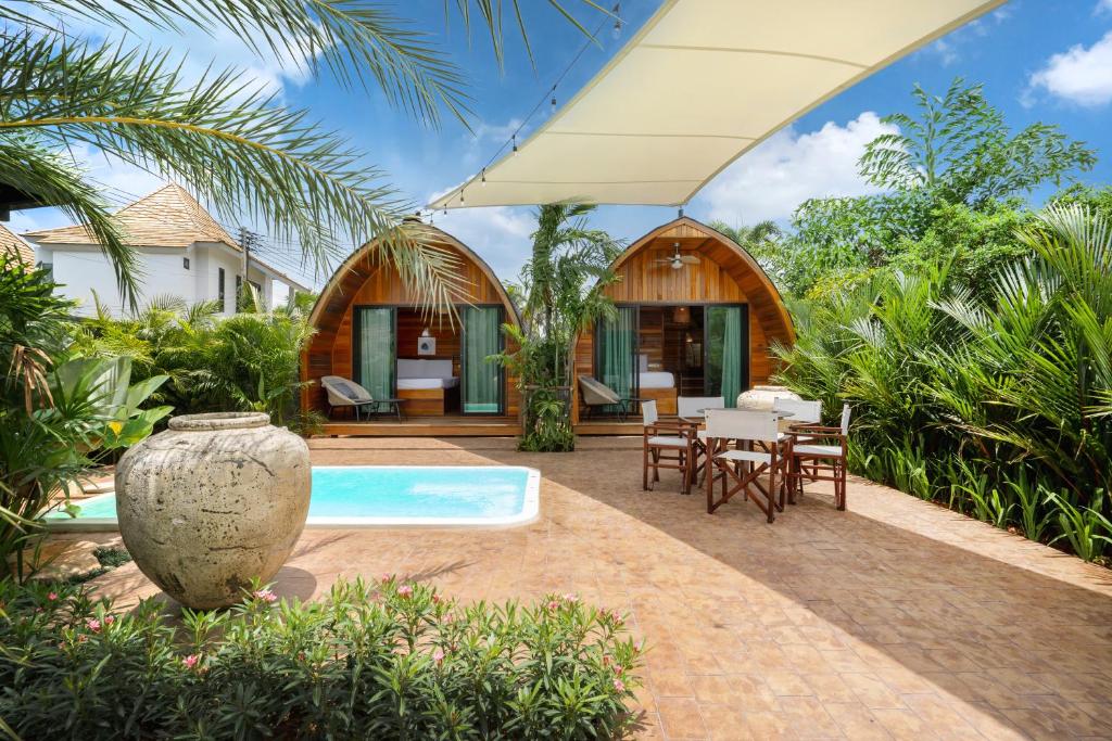Tropical Chalet 2BR Villa Pasak Paradise 1 with Private Pool, Laguna 10 min drive