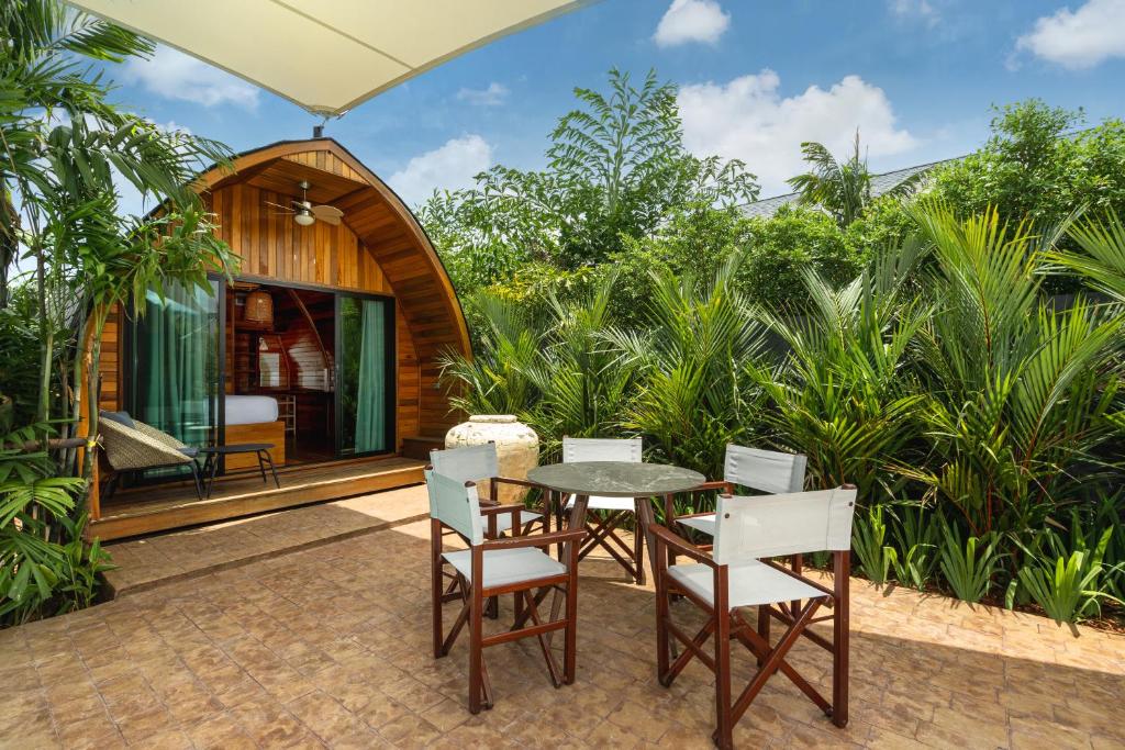 Tropical Chalet 2BR Villa Pasak Paradise 1 with Private Pool, Laguna 10 min drive photo 3