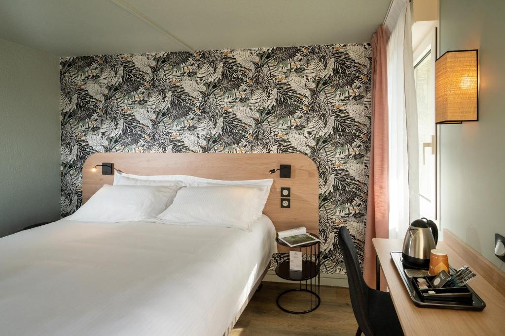 Sure Hotel by Best Western Rochefort-Sur-Mer - Tap to explore photos