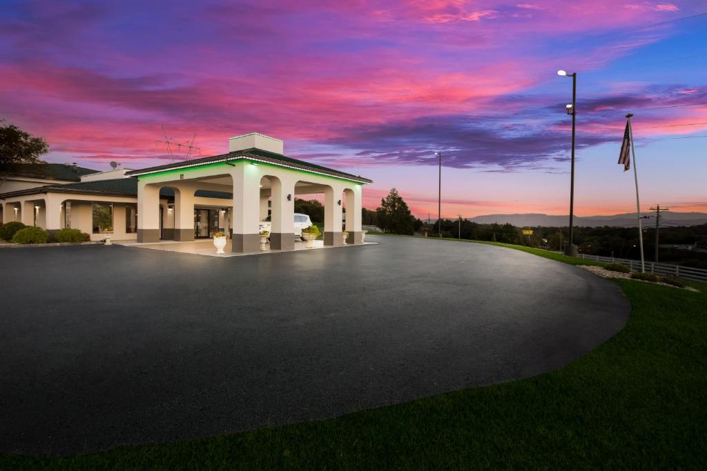 Quality Inn Dandridge photo 2