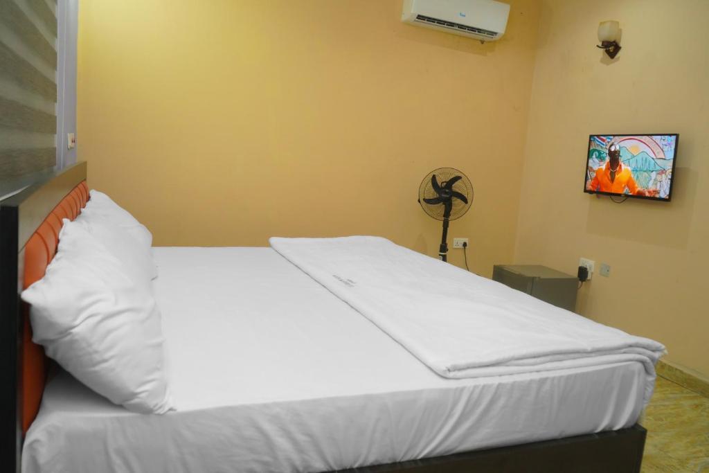 Eloheem Suites