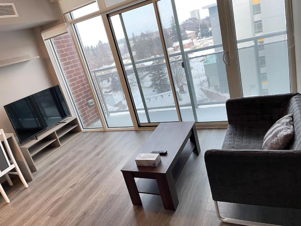 UW/WLU Entire 1Bed Apartment