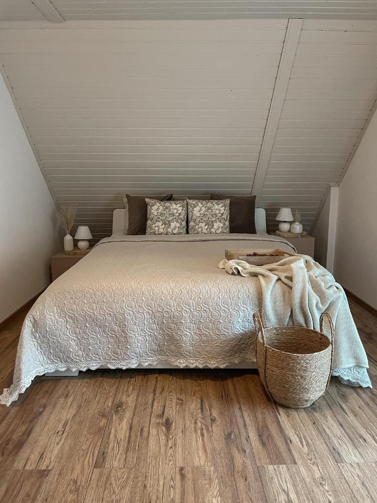 Pine & Oak Holiday Home photo 1