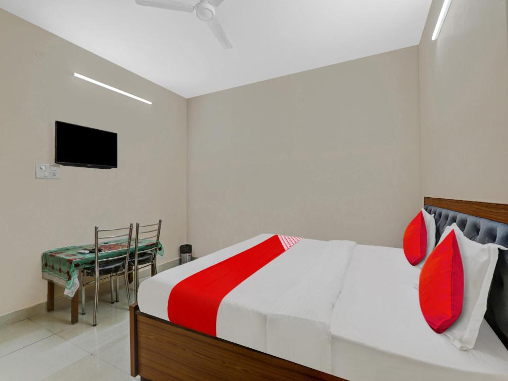 OYO Flagship 81216 Hotel Silver Grand photo 3