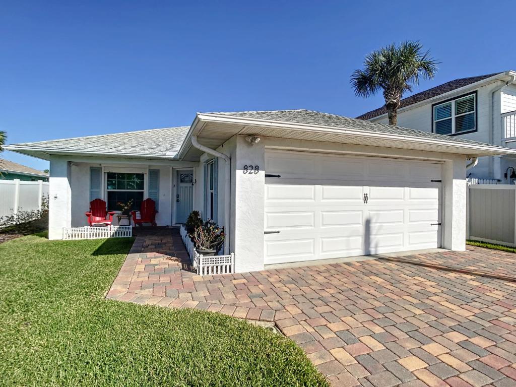 NEW RENTAL Beach Side Base Camp ~ Luxury Home within WALKING DISTANCE to beach shopping dining image