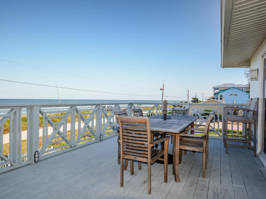 Beachfront home with large deck perfect for families - 6492 S. Atlantic image