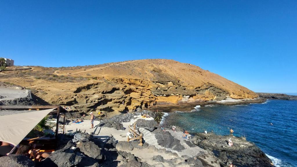 South TENERIFE 2 bedrooms with SUNNY TERRACE and AMAZING VIEWS to TEIDE and POOL photo 2