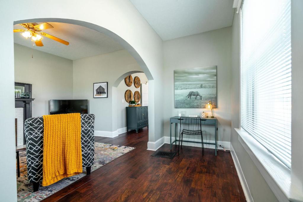 The River Jewel Southern Downtown Living photo 4