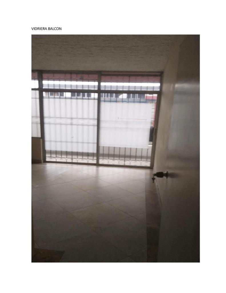apartaestudio amoblado .cama doble, nochero, ,cocina, baño, patio, balcón 2 piso. Parqueo abierto. photo 3