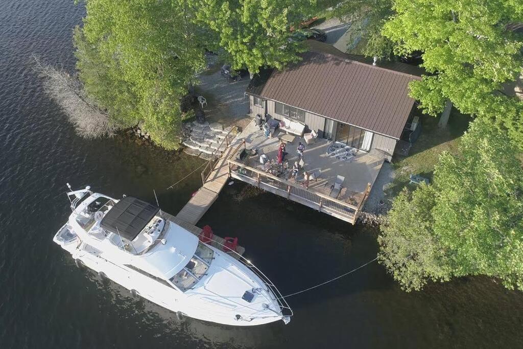 Driftwood Point Waterfront Cottage