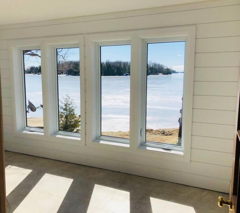 Balsam Brilliance, Modern Lake Home. photo 2
