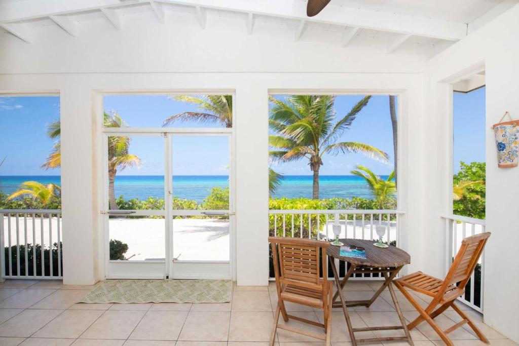Conched Out-3BR by Grand Cayman Villas & Condos photo 3