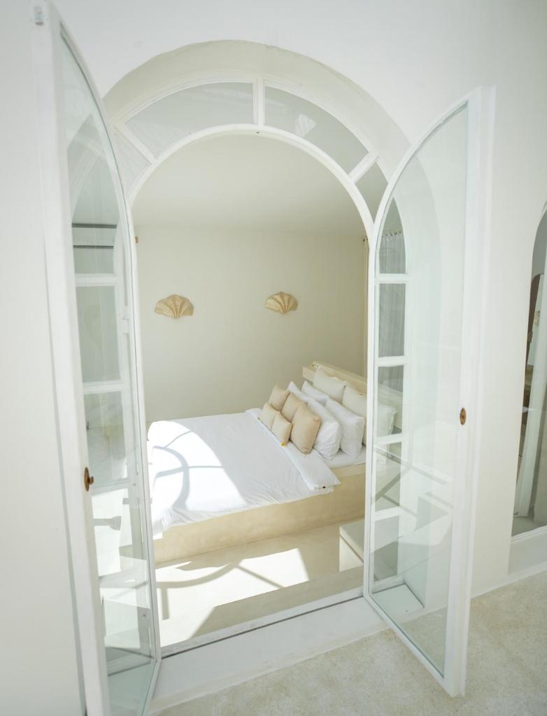 MAJA Canggu - Tap to explore photos