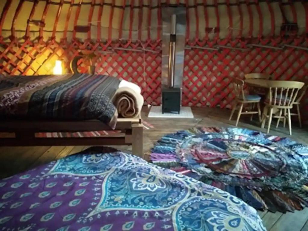 Yourte rustique sur petite ferme photo 3