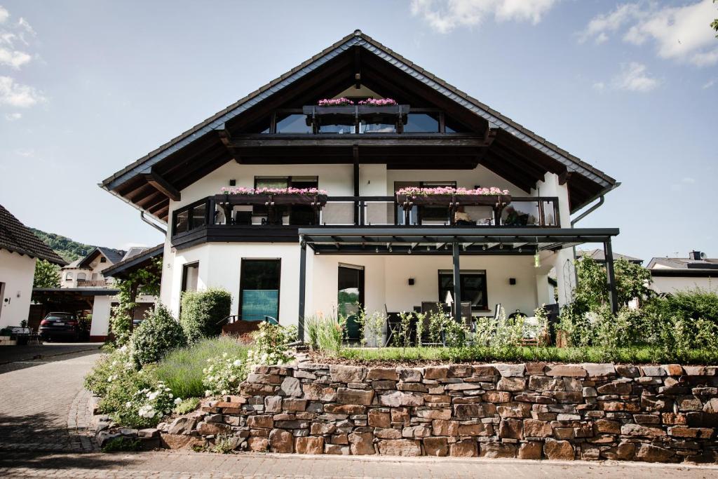 Ferienhaus "Anne" und Weingut Willi Fett