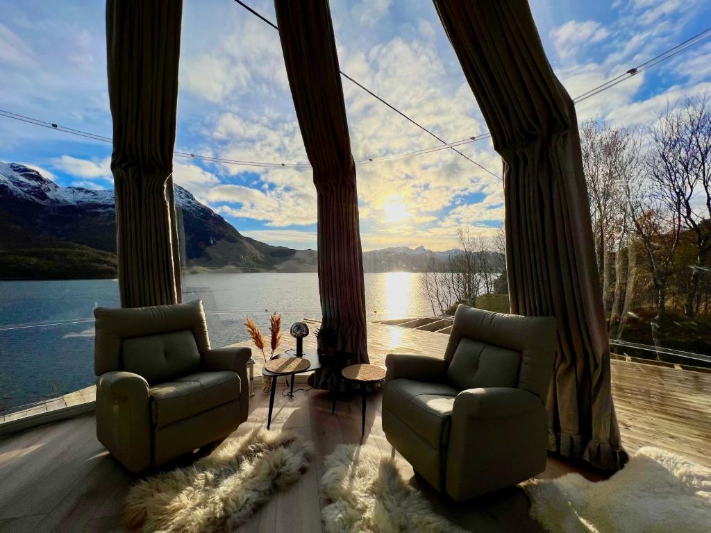 Lofoten glampingdome photo 3