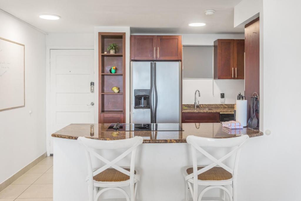 Luxe Tropical Getaway in Spacious Maho Beach Condo photo 4