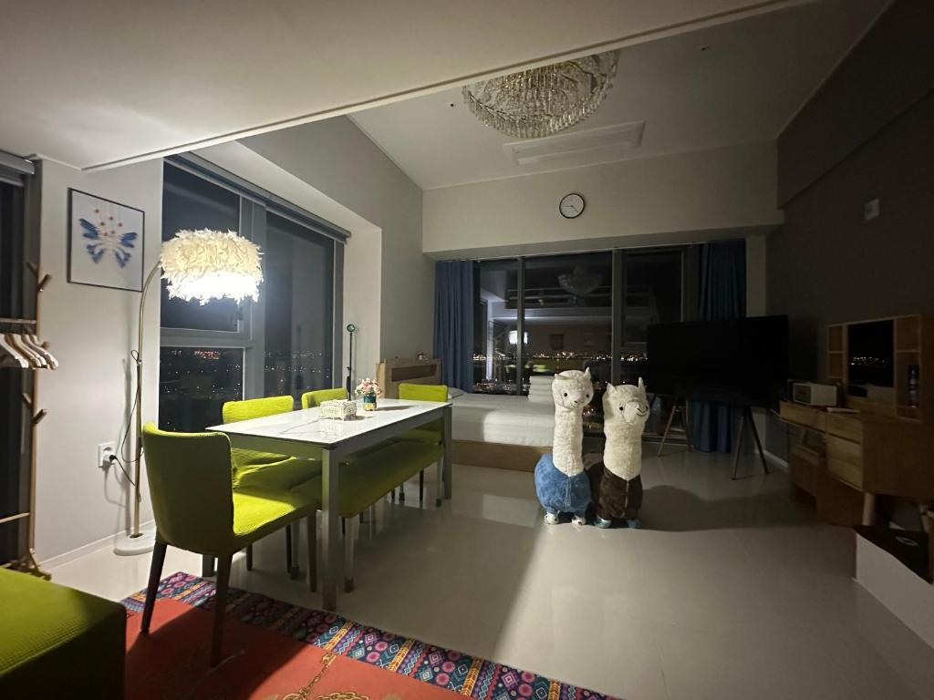 Romang House photo 3