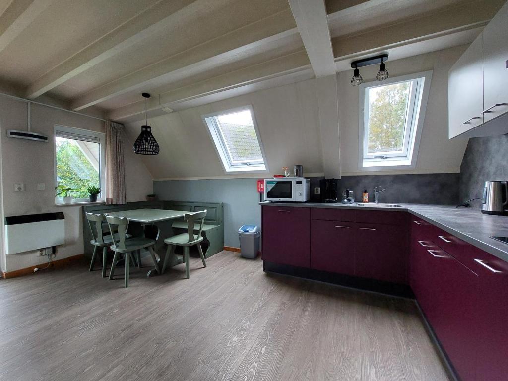 De Vecht, 124 - centraal gelegen aan vijver photo 3
