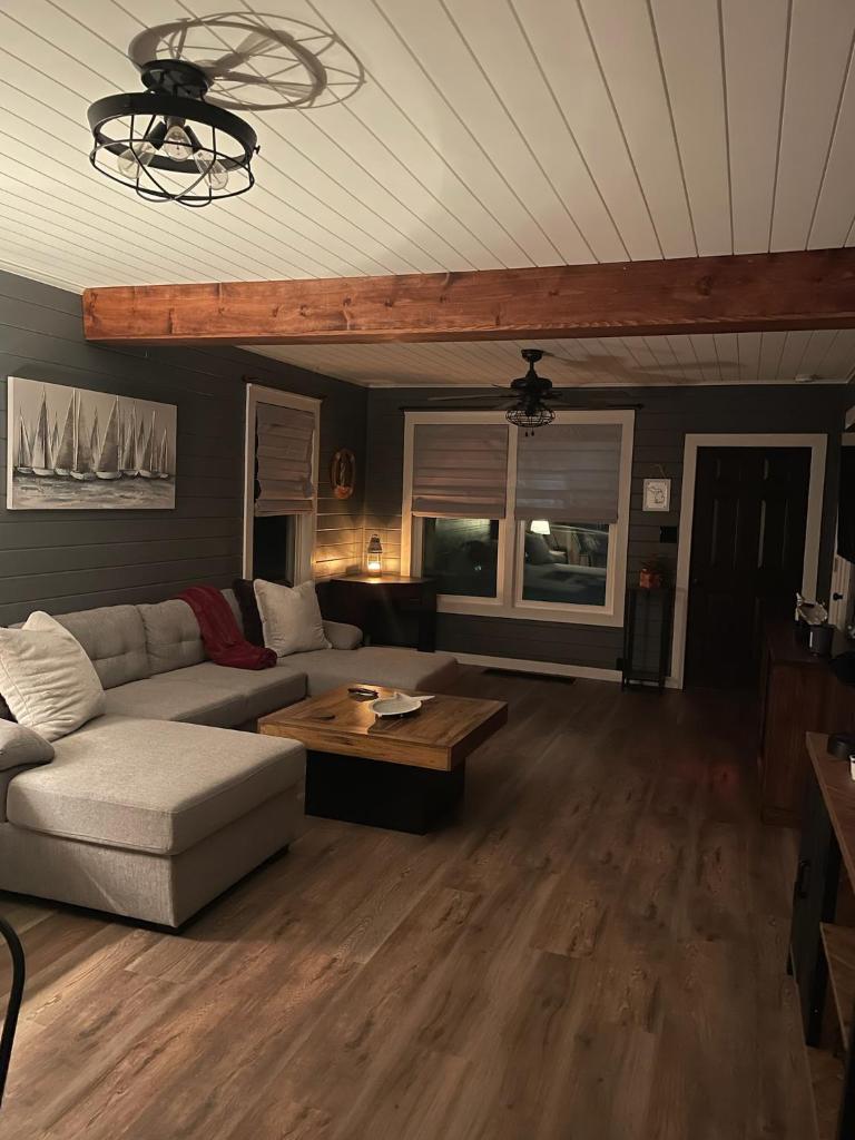 Riverside Retreat photo 2
