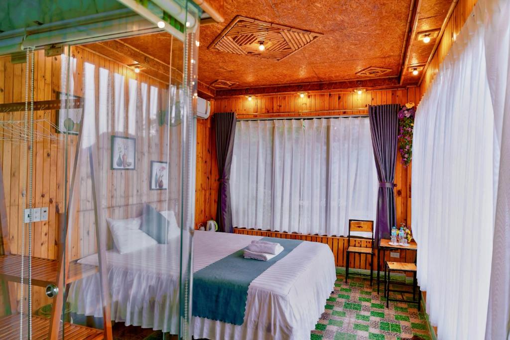 Hang Mua Bamboo Homestay