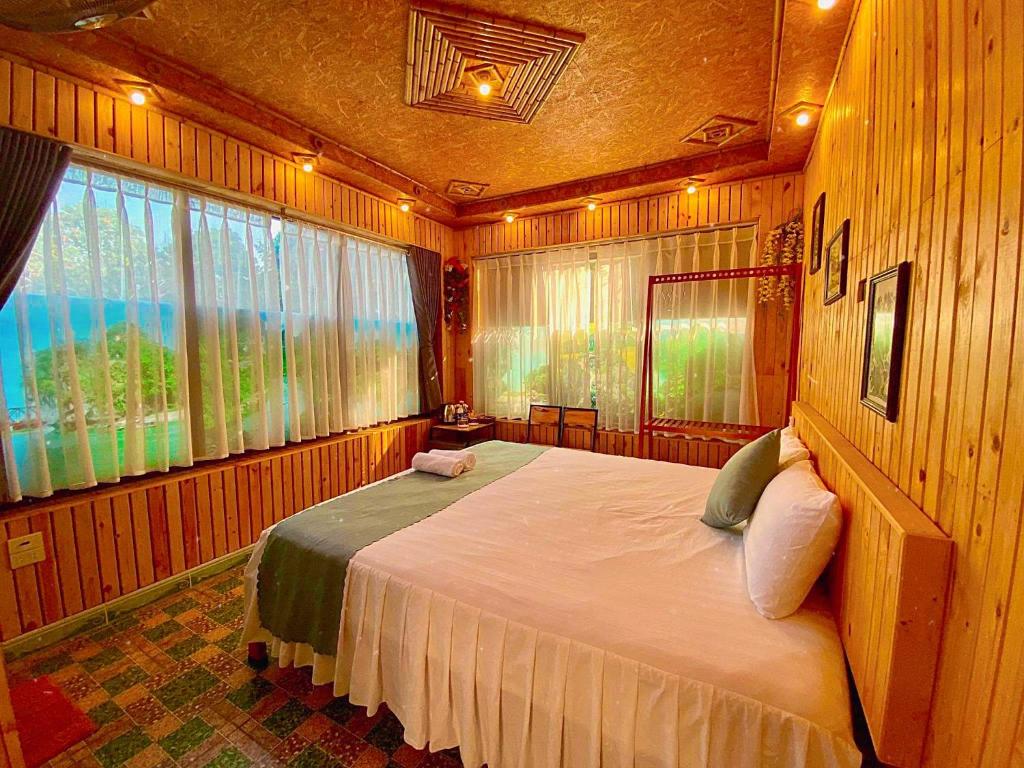 Hang Mua Bamboo Homestay