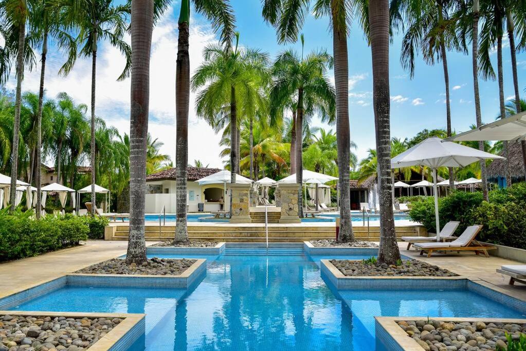 Luxury in the Tropics that Sleeps 6 photo 3