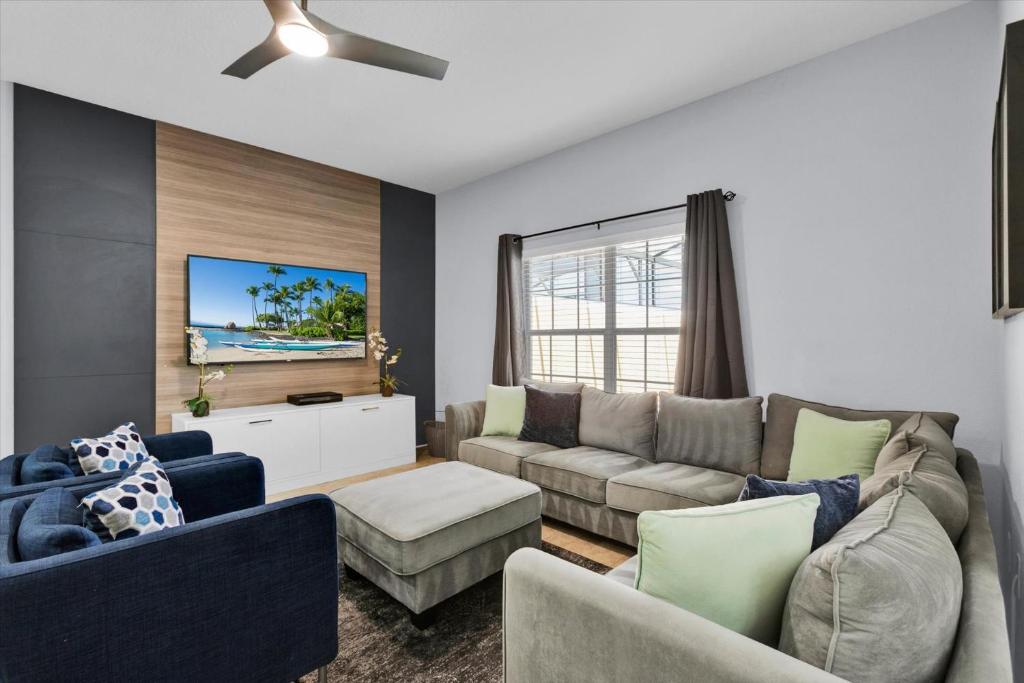 3069 Beach Palm Avenue image