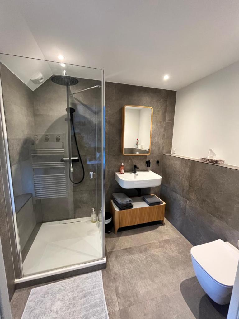 Douceur de vivre en bord de mer - Jacuzzi et cheminée photo 3