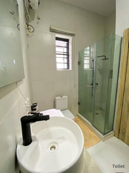 IVYs 4 Bedroom Luxury Entire Apartment Duplex with Wifi in Lekki photo 3
