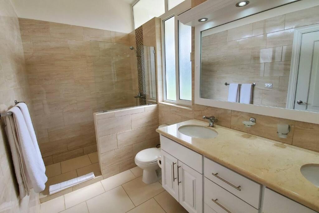 Spacious beautiful & elegant 3-bedroom villa. photo 3