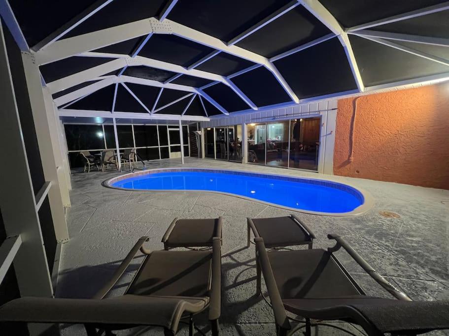 Paradise Naples Pool House photo 2