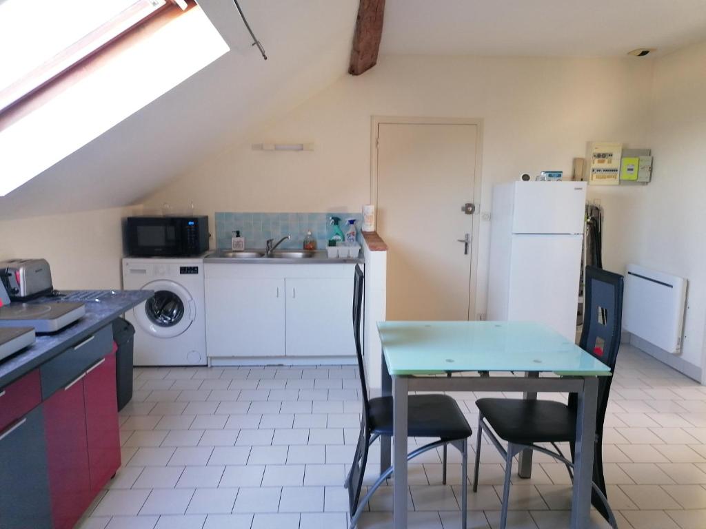 Appartement climatisé avec parking privé à Doué la fontaine photo 4
