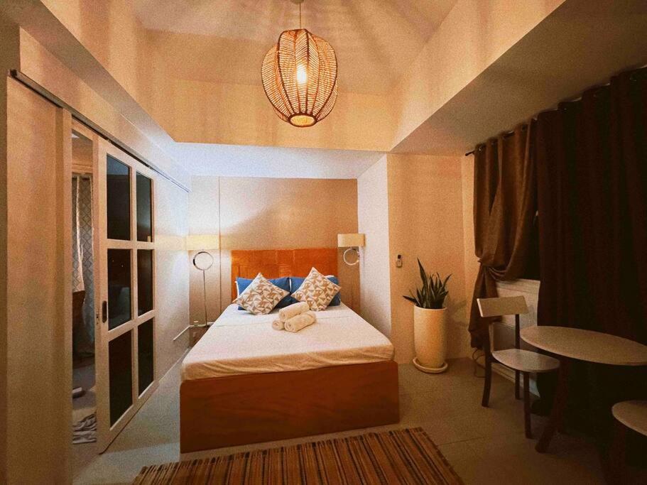 1BR Calyx Residences by Hooga Home 3minutes walk to Ayala Center Cebu, Cebu City