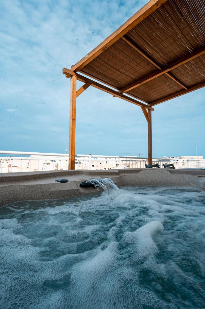 The Willows Penthouses with Jacuzzi photo 2
