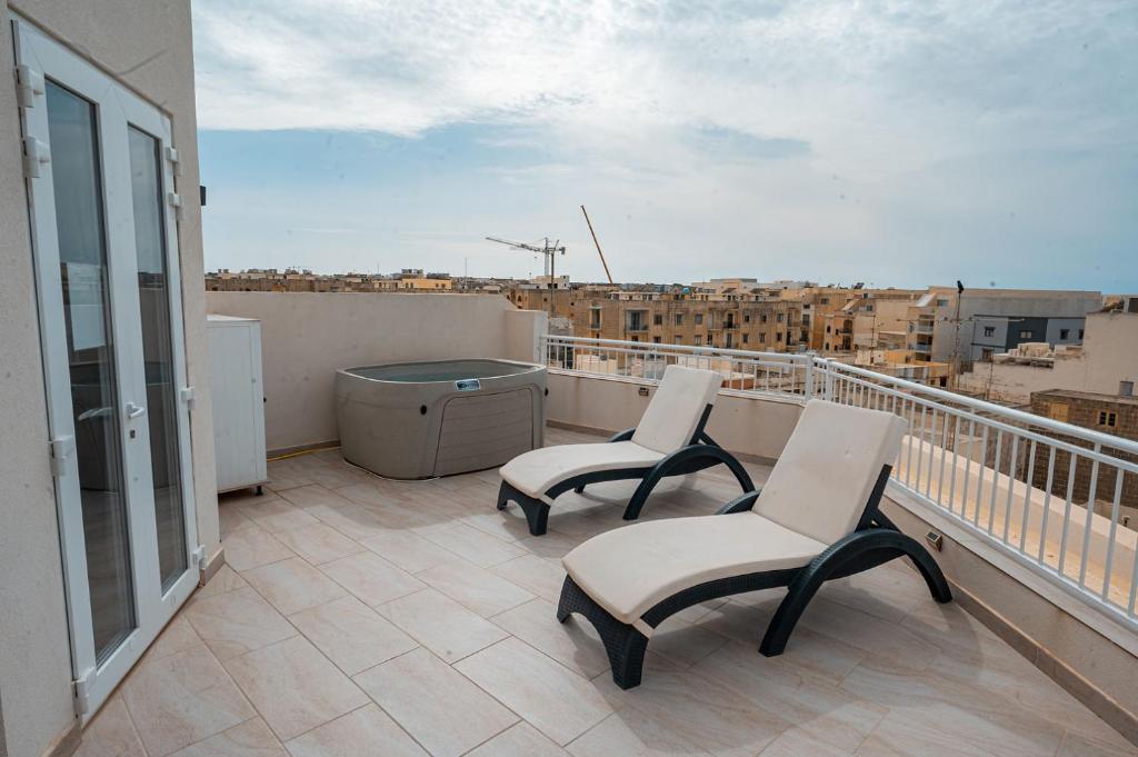 The Willows Penthouses with Jacuzzi photo 3