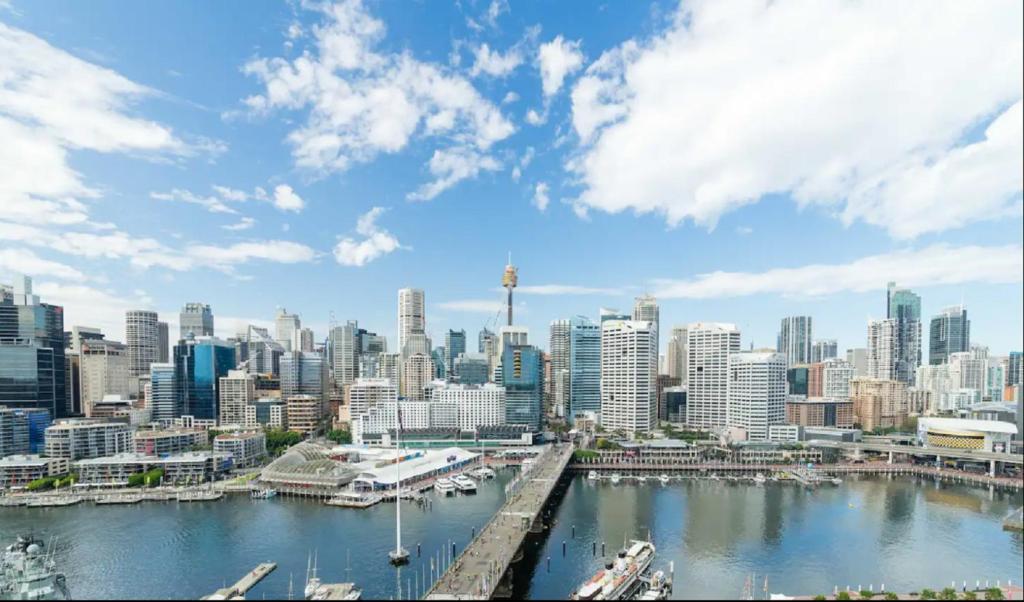 Spectacular Darling Harbour View Apartment & Parking photo 1