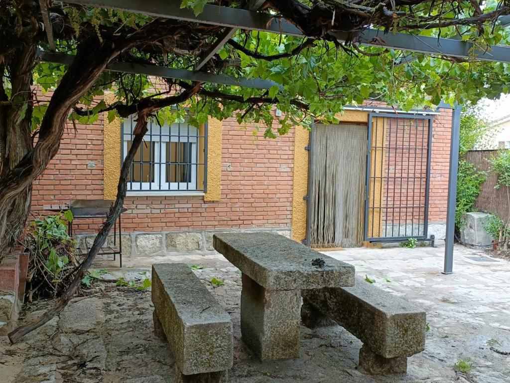 El patio de Rio Lozoya photo 3