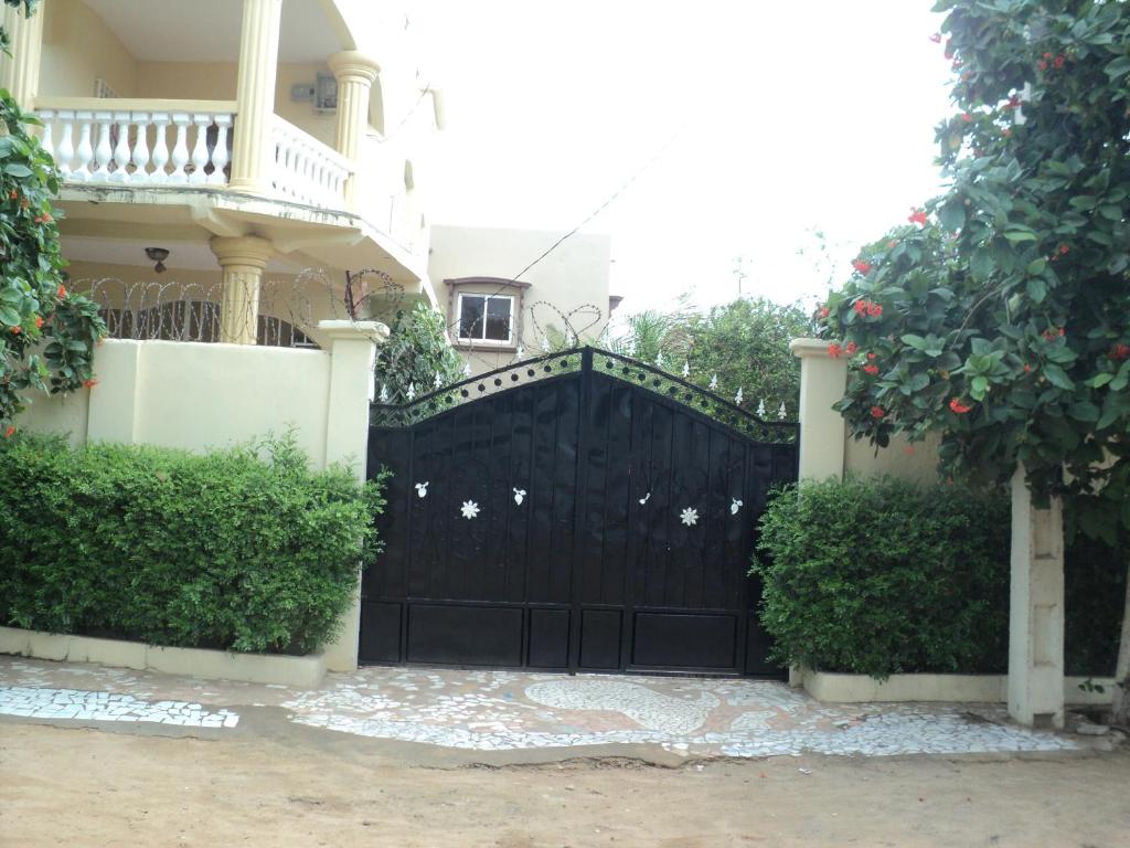 Fayes Apartments photo 1