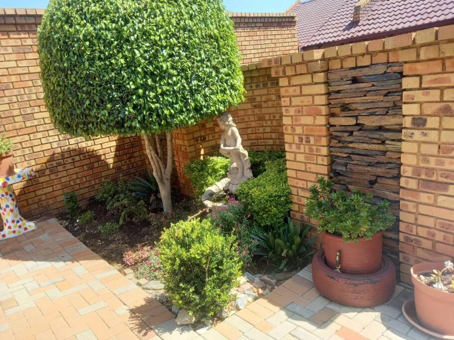 Sally's Tranquil Airbnb photo 2