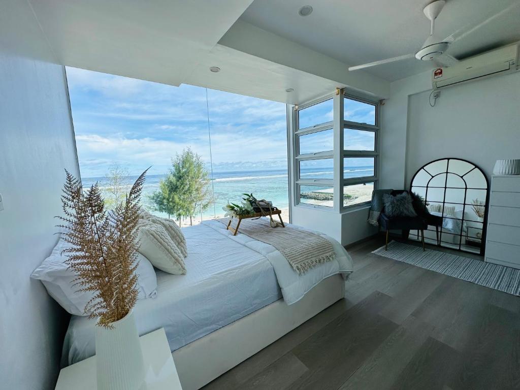 Lazzlla beach front apartments photo 1