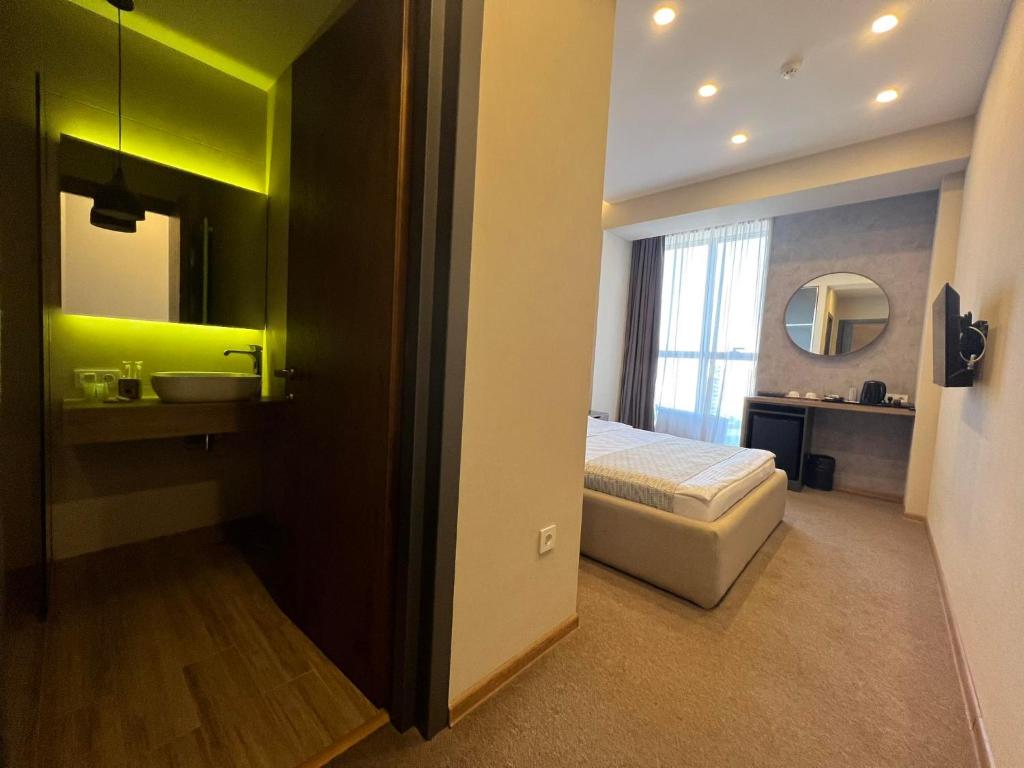 Hotel Sky Station Room Type - Budget Double Room