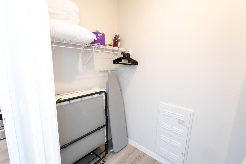 #1 Royal red studio suite w/ workout room and W/D photo 4