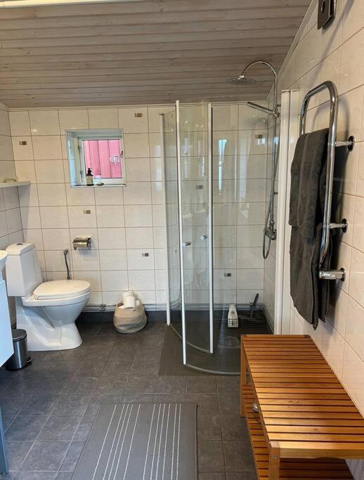 precis intill Ombergs golfbana, nära till Vättern, stora Lund och Hästholmen photo 2