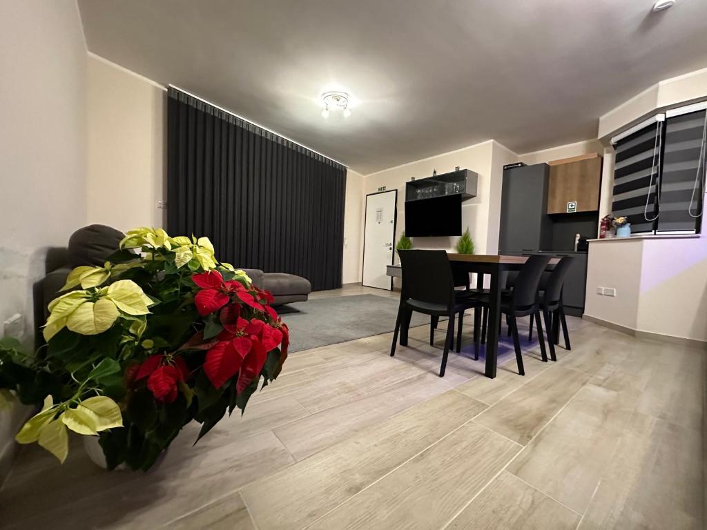 A Brand New Stunning Penthouse with BBQ area photo 3