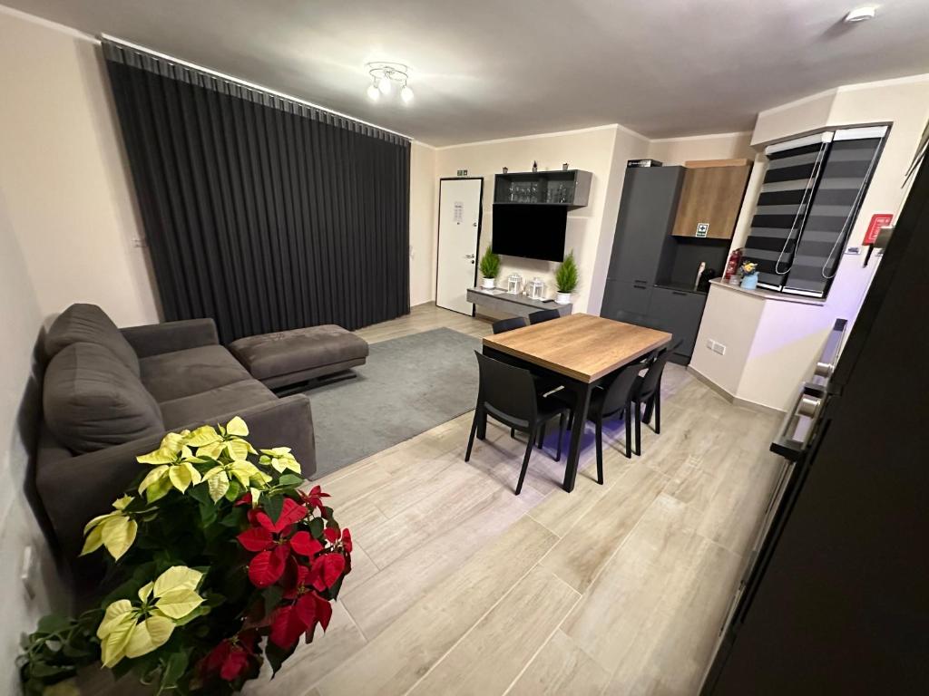 A Brand New Stunning Penthouse with BBQ area photo 1