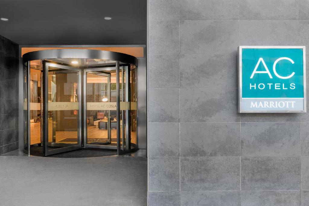 AC Hotel Coslada Aeropuerto by Marriott - Tap to explore photos