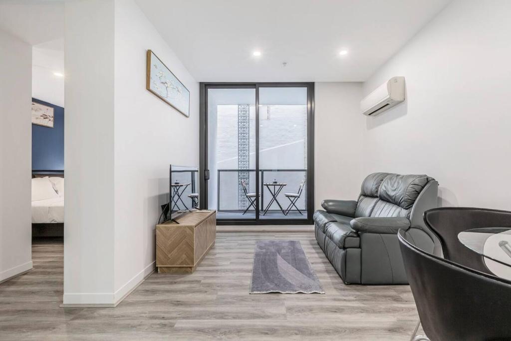 Effortless Local Living on Greville Street photo 4